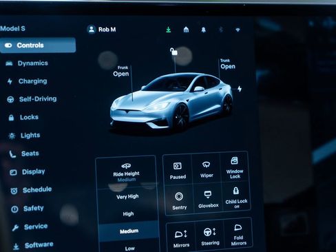 Used 2026 Tesla Model S Plaid AWD/4WD image 30