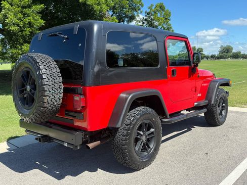 Used 2005 Jeep Wrangler Unlimited AWD/4WD image 9