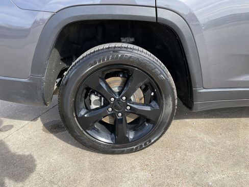 Used 2024 Jeep Grand Cherokee L Altitude image 50