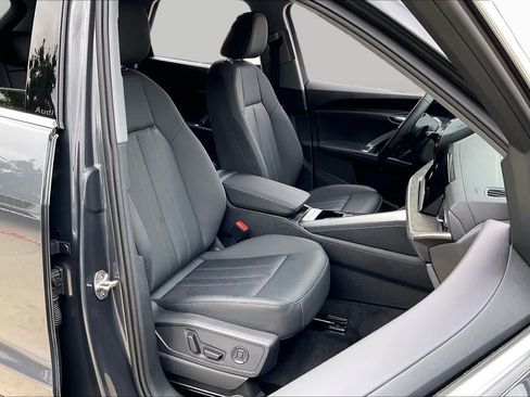 Used 2026 Audi Q5 Premium AWD/4WD image 9