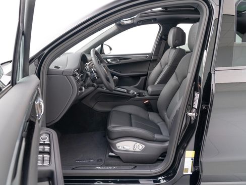Certified 2026 Porsche Macan Turbo AWD/4WD image 18