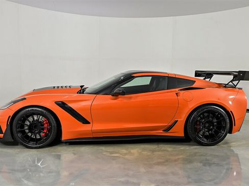 Used 2016 Chevrolet Corvette Z06 w/ 2LZ Preferred Equipment Group RWD image 6