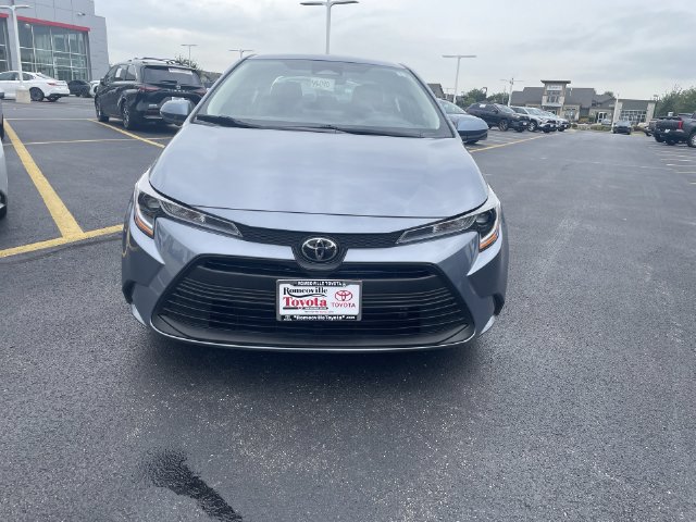 Used 2025 Toyota Corolla LE FWD image 11
