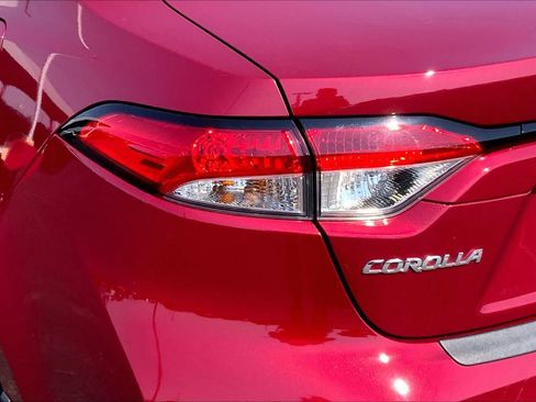 Used 2025 Toyota Corolla LE FWD image 29