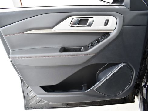 New 2025 Ford Explorer Active w/ Active Comfort Package image 26