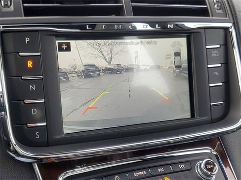 Used 2017 Lincoln Continental Reserve w/ Climate Package image 23