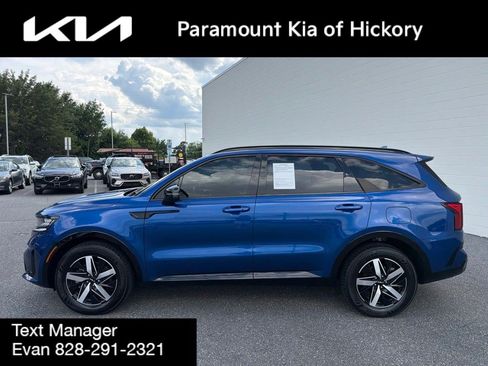 Used 2023 Kia Sorento S w/ Panoramic Sunroof Package FWD image 4