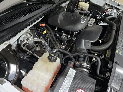 Used 2005 Chevrolet Silverado 1500 4x4 Crew Cab w/ Safe And Sound Package image 51