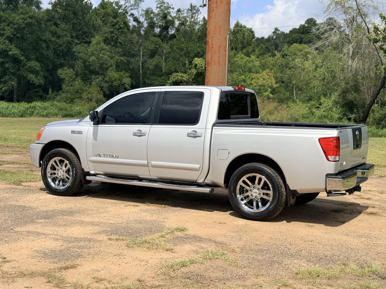 Used 2012 Nissan Titan SV w/ SV Value Truck Pkg RWD image 3