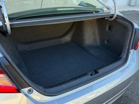 Used 2019 Honda Accord LX image 12