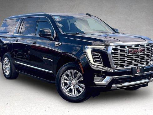 Used 2025 GMC Yukon XL Denali AWD/4WD image 2