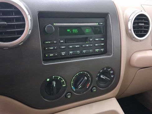Used 2003 Ford Expedition XLT image 20