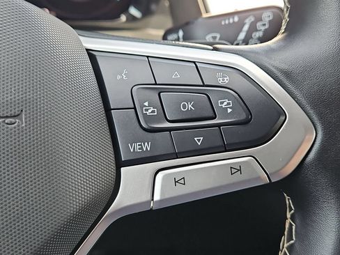 Used 2025 Volkswagen Atlas Cross Sport SE FWD image 22