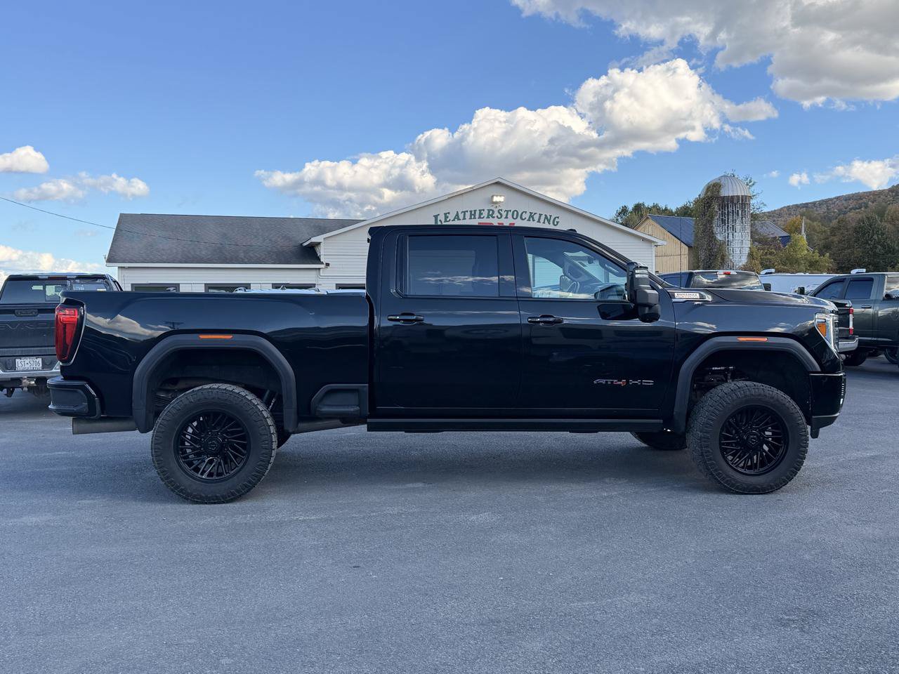 Used 2023 GMC Sierra 2500 AT4 w/ AT4 Premium Plus Package AWD/4WD image 4