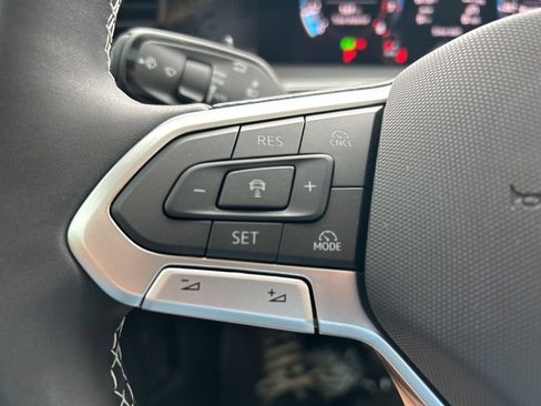 New 2026 Volkswagen Tiguan SE FWD image 27