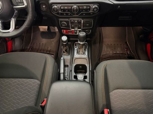 Used 2021 Jeep Gladiator Mojave AWD/4WD image 14