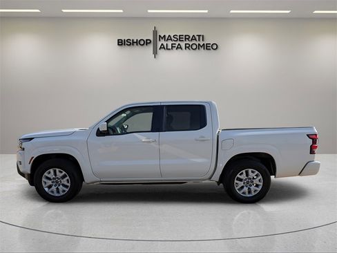 Used 2023 Nissan Frontier SV image 4