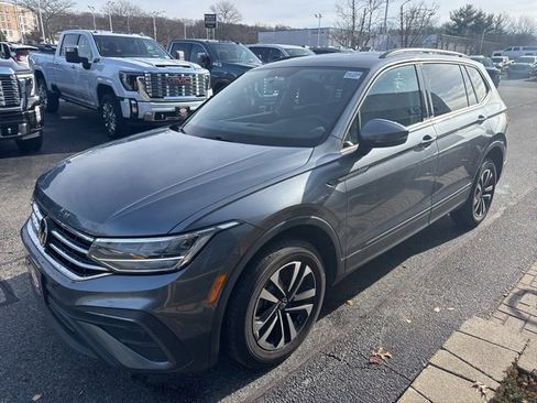 Used 2022 Volkswagen Tiguan S image 3