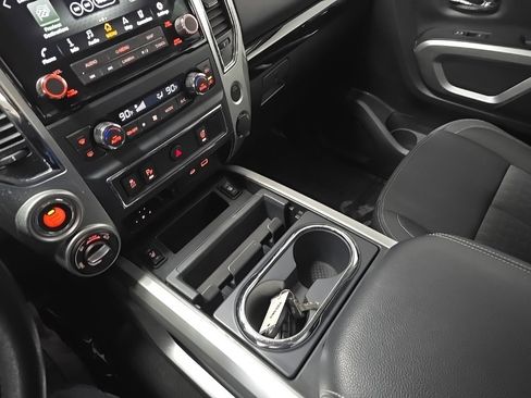 Used 2021 Nissan Titan SV w/ SV Convenience Package image 26