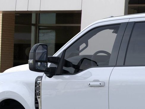 New 2026 Ford F250 XLT w/ XLT Premium Package RWD image 21
