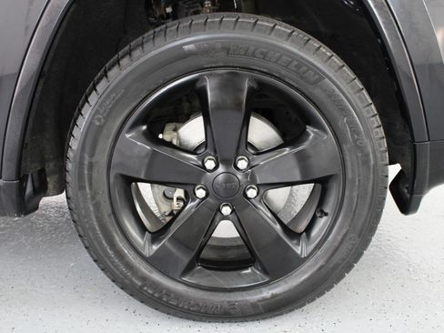 Used 2015 Jeep Grand Cherokee Altitude image 79