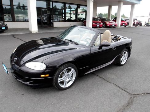 Used 2004 MAZDA MX-5 Miata LS image 9