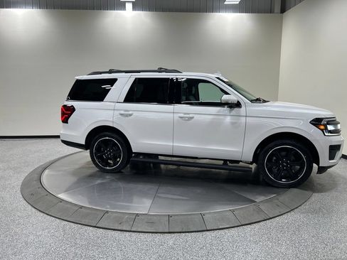 Certified 2023 Ford Expedition Limited AWD/4WD image 6