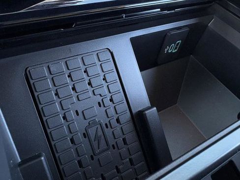 New 2026 Ford F250 Lariat w/ Black Appearance Package image 21