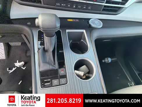 Certified 2025 Toyota Sienna LE FWD image 20