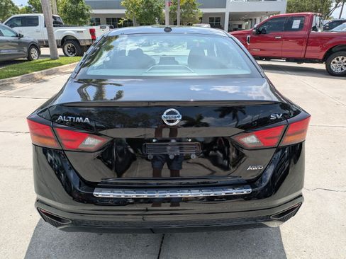 Used 2022 Nissan Altima 2.5 SV AWD/4WD image 5