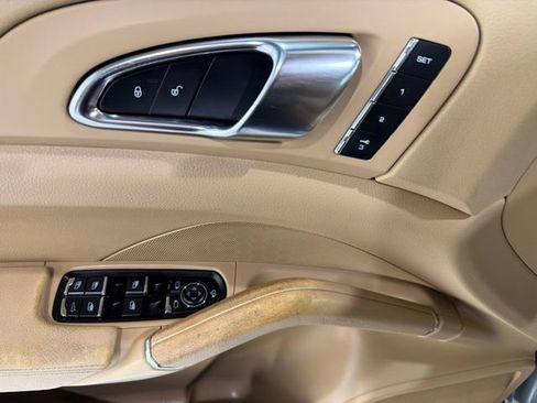 Used 2014 Porsche Cayenne Diesel AWD/4WD image 11