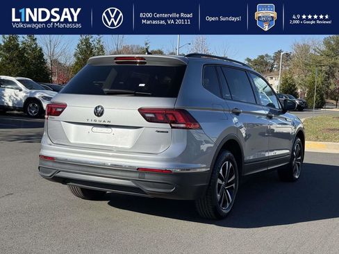 Used 2022 Volkswagen Tiguan S image 2
