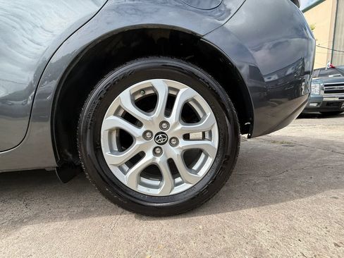 Used 2017 Toyota Yaris iA FWD image 24