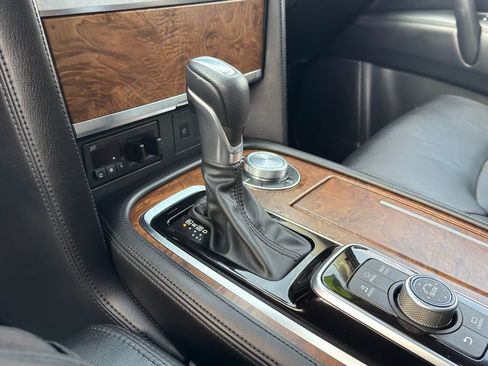 Used 2024 Nissan Armada SL w/ Captain's Chairs Package image 31