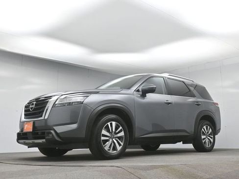 Used 2022 Nissan Pathfinder SL image 37