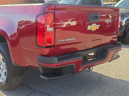 Used 2018 Chevrolet Colorado LT w/ LT Convenience Package image 11