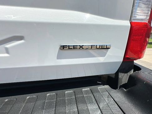 Used 2018 Ford F250 Lariat w/ Lariat Value Package RWD image 4
