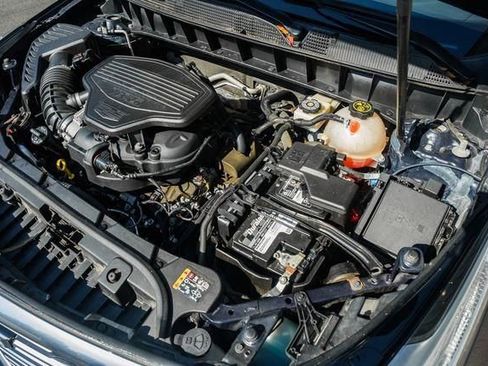 Used 2017 Cadillac XT5 FWD image 18