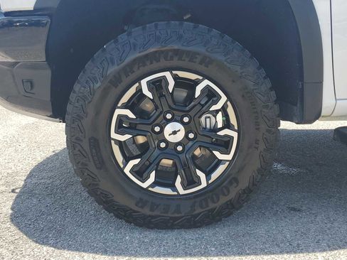 Used 2022 Chevrolet Silverado 1500 ZR2 w/ Technology Package AWD/4WD image 10