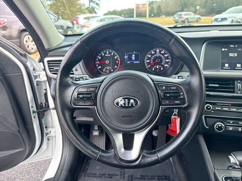 Used 2018 Kia Optima S w/ Panoramic Sunroof Package image 18
