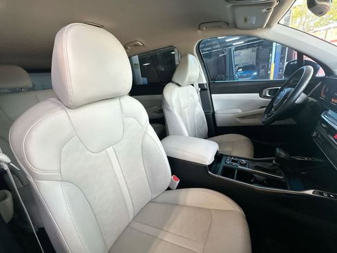 Used 2025 Kia Sorento S FWD image 27