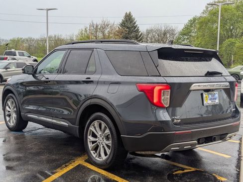 Used 2023 Ford Explorer XLT w/ Equipment Group 202A AWD/4WD image 5