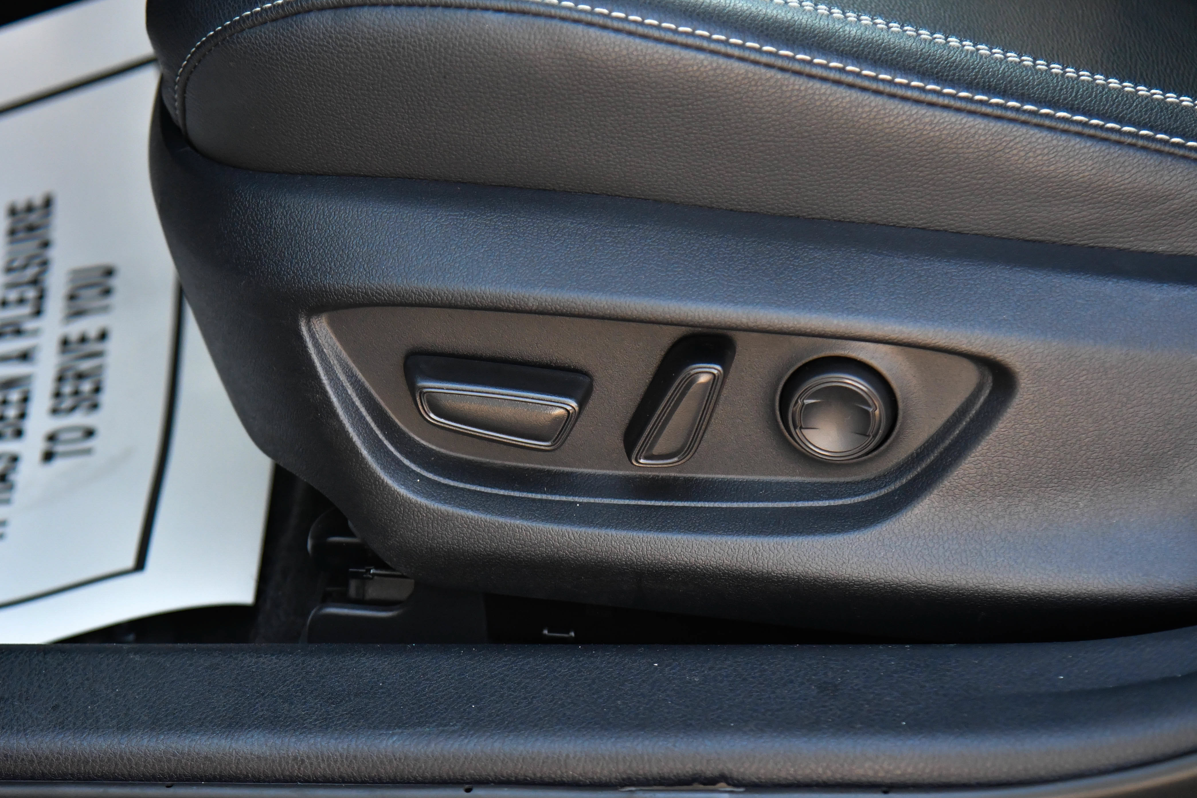 Used 2025 Toyota Camry SE FWD image 17