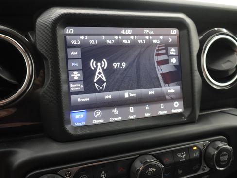Used 2022 Jeep Wrangler Unlimited Sahara AWD/4WD image 44