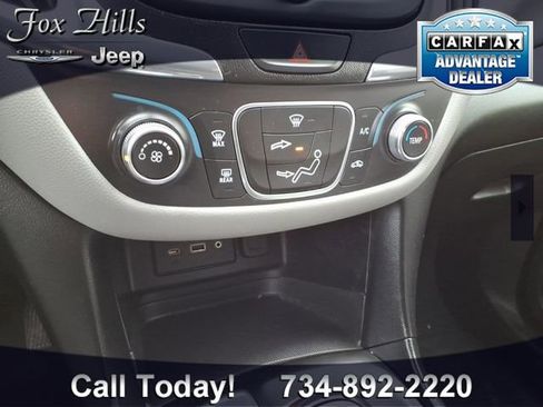 Used 2020 Chevrolet Equinox LS w/ LS Convenience Package FWD image 21
