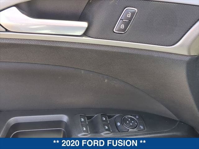 Used 2020 Ford Fusion SE FWD image 11