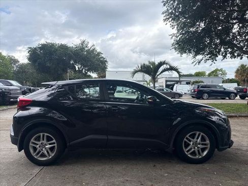 Used 2021 Toyota C-HR LE FWD image 6