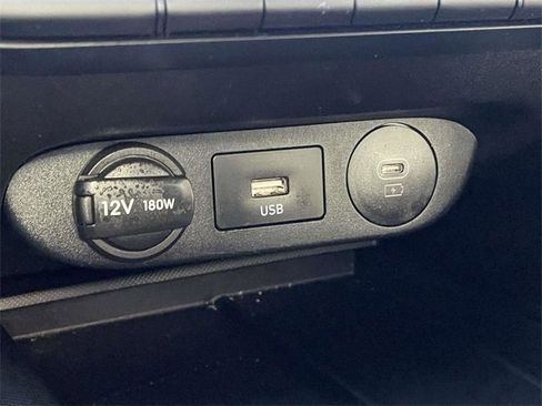 Certified 2025 Hyundai Elantra Sport image 23