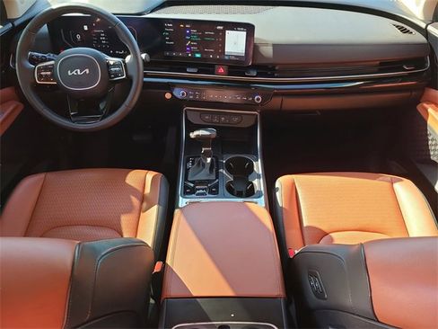 Used 2025 Kia Carnival SX Prestige image 14