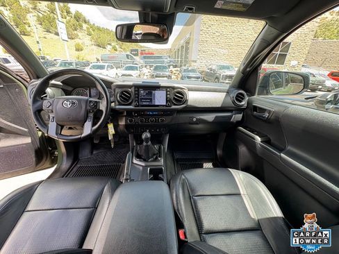 Used 2021 Toyota Tacoma TRD Off-Road w/ TRD Premium Off Road Package AWD/4WD image 6